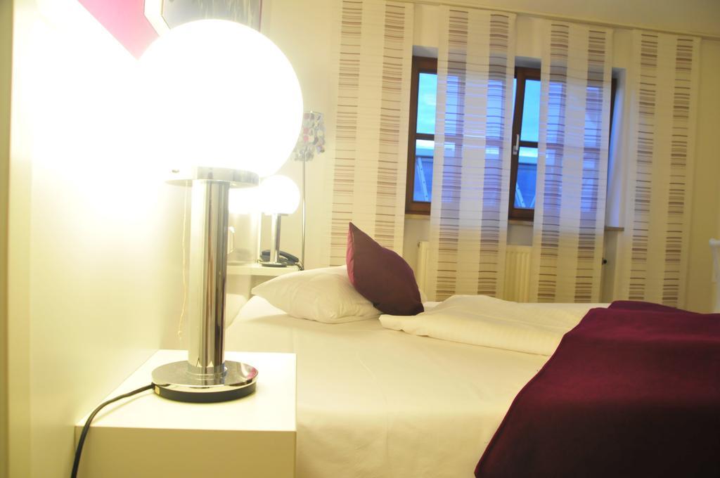 Hotel Zum Brunnen Friedberg  Camera foto