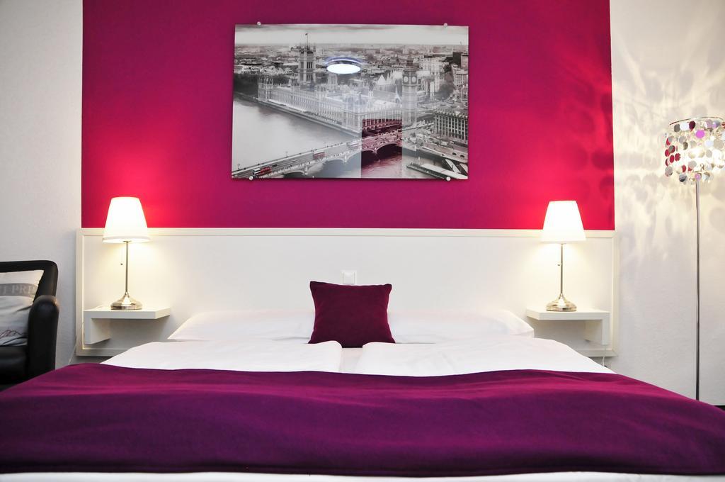 Hotel Zum Brunnen Friedberg  Esterno foto
